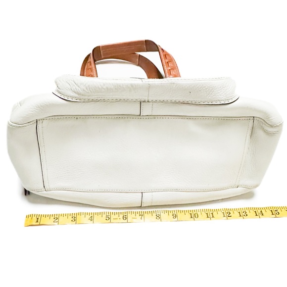 Coach Y2K SoHo Courtney Domed Buckle Satchel Soft Pebble White Leather - Picture 12 of 16